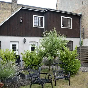 https://holiday-house-limhamn.hotel-malmo.com